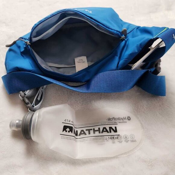 New Nathan Limitless Run 2L hydration sling fanny bag in Deep Blue - Picture 8 of 14